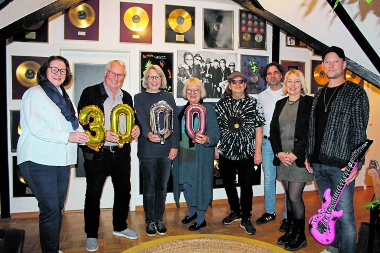 Musikstiftung Entree bekommt Spende von Rotary Club Buchholz